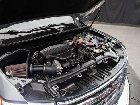 Used 2021 GMC Acadia SLE image 29