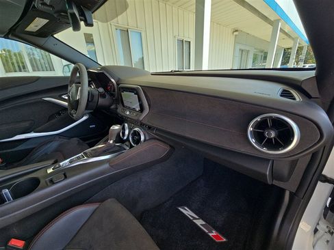 Used 2018 Chevrolet Camaro ZL1 image 28