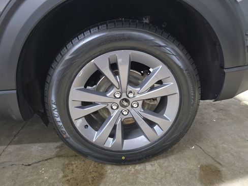 Used 2023 Ford Explorer XLT w/ Equipment Group 202A AWD/4WD image 35