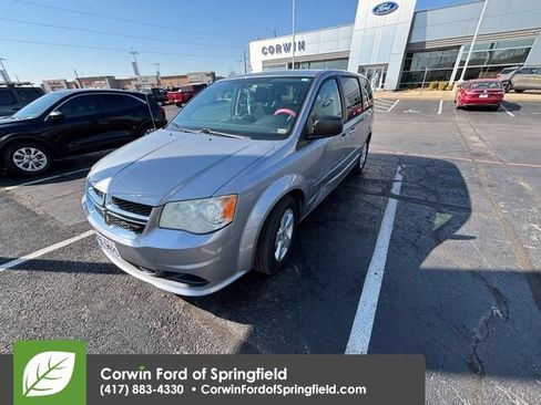 Used 2013 Dodge Grand Caravan SE image 3