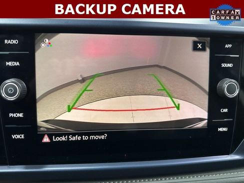 Used 2024 Volkswagen Taos SE w/ Black Wheel Package image 2