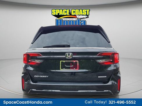 Certified 2025 Honda Odyssey Touring image 11
