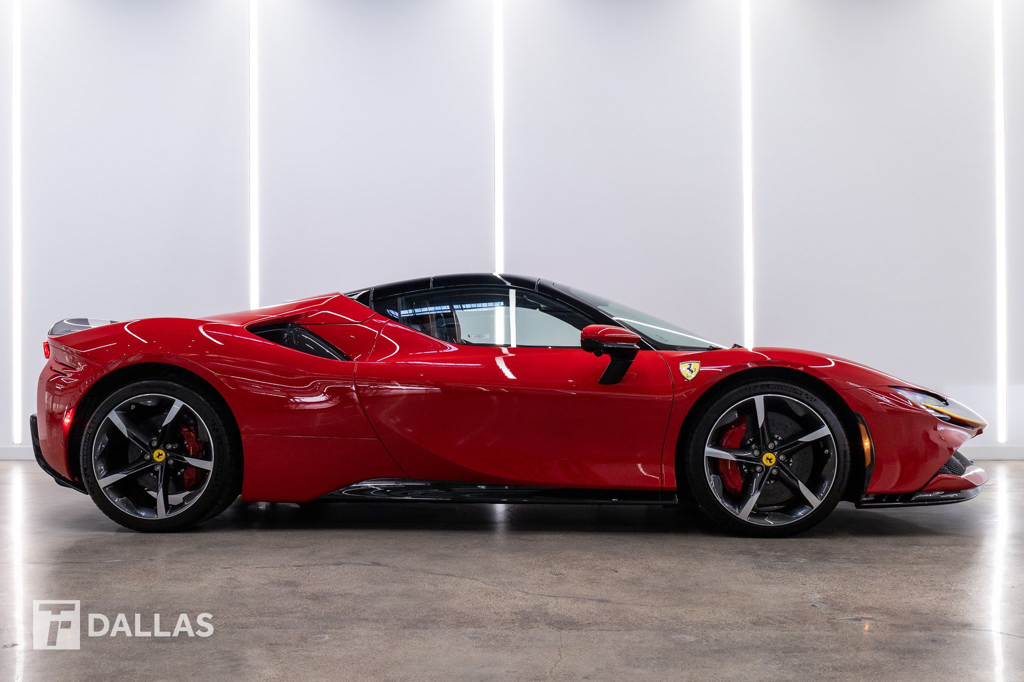Used 2023 Ferrari SF90 Spider AWD/4WD image 18