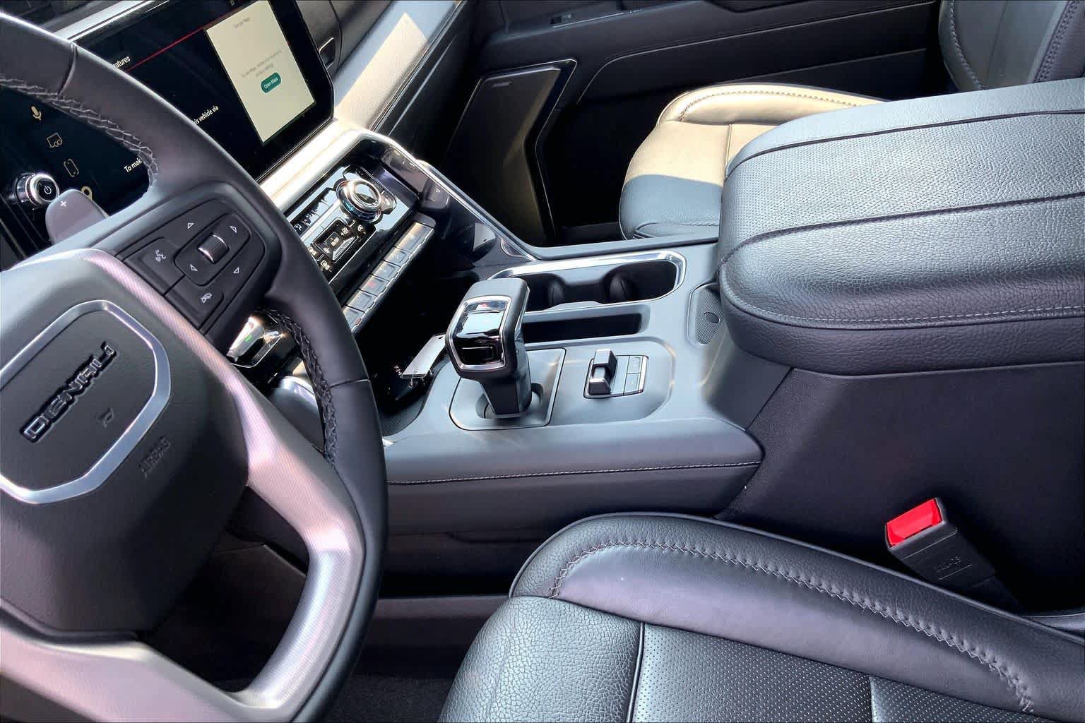 Used 2024 GMC Sierra 1500 Denali w/ Denali Reserve Package AWD/4WD image 15