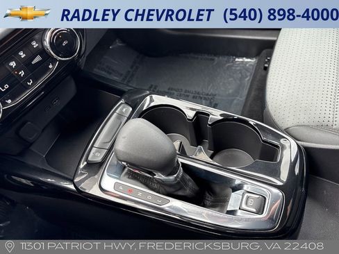 Certified 2025 Chevrolet Trax LT w/ LT Convenience Package FWD image 21
