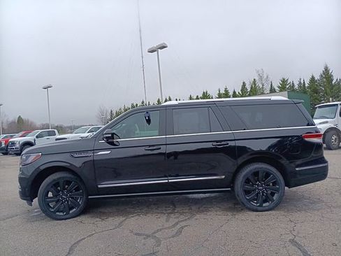 Used 2022 Lincoln Navigator L Reserve w/ Monochromatic Package image 27