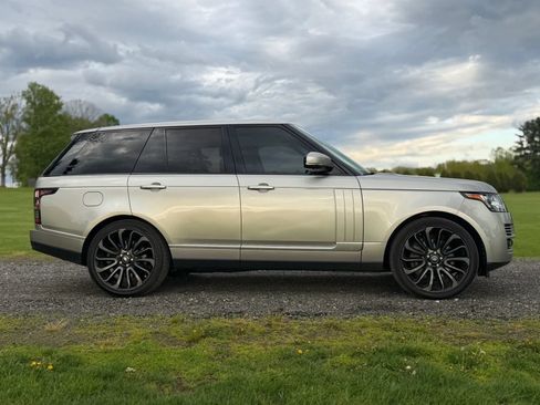 Used 2016 Land Rover Range Rover Supercharged AWD/4WD image 32