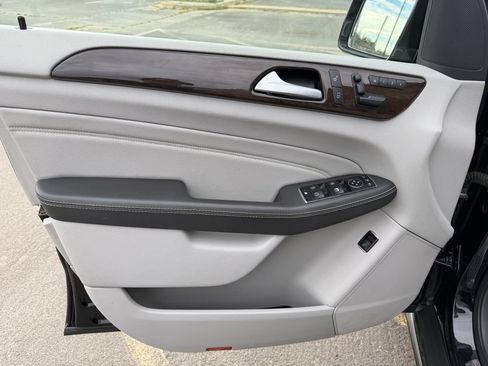 Used 2015 Mercedes-Benz ML 250 BlueTEC 4MATIC image 16