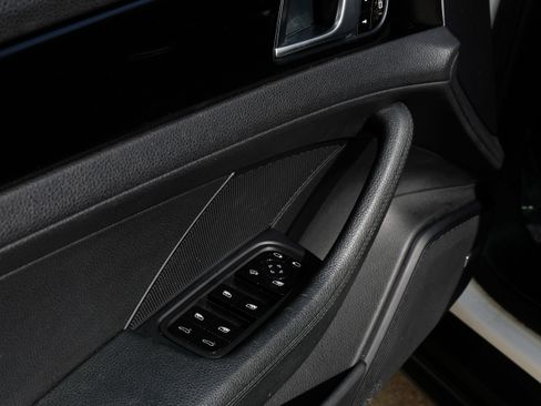 Used 2019 Porsche Panamera image 44