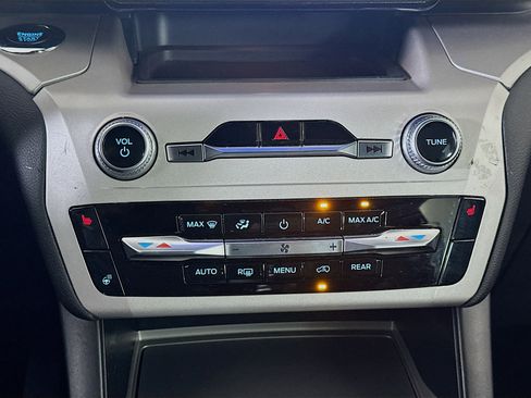 Used 2023 Ford Explorer XLT w/ Equipment Group 202A image 24