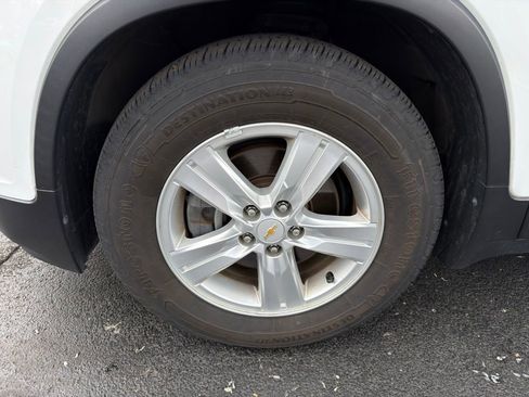Used 2016 Chevrolet Trax LT w/ LT Sun and Sound Package FWD image 10