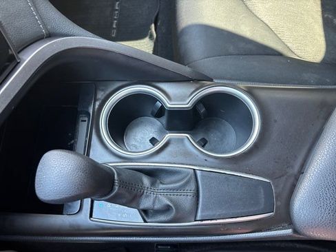 Used 2021 Toyota Camry LE image 33