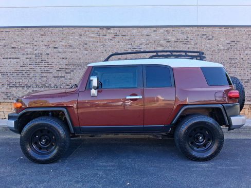 Used 2008 Toyota FJ Cruiser 4WD image 2
