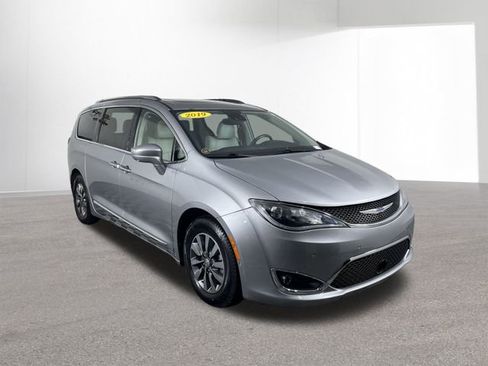 Used 2019 Chrysler Pacifica Touring-L Plus w/ Advanced Safetytec Group image 12