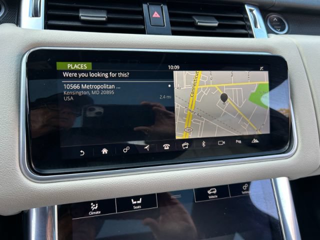 Used 2018 Land Rover Range Rover Sport HSE AWD/4WD image 13