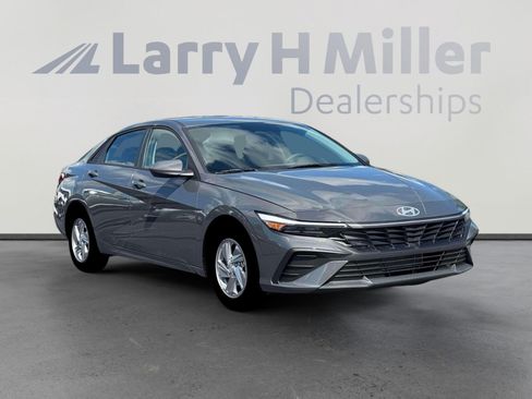 New 2026 Hyundai Elantra SE FWD image 11