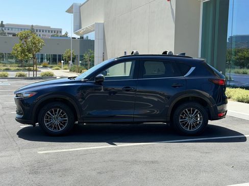 Used 2017 MAZDA CX-5 Touring FWD image 4