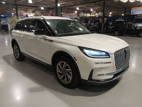 Used 2023 Lincoln Corsair AWD w/ Equipment Group 101A image 4