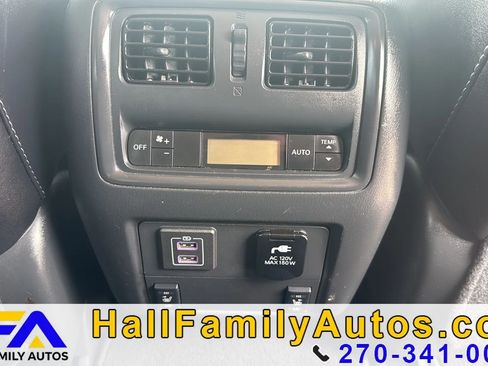 Used 2018 Nissan Pathfinder Platinum w/ Cargo Package FWD image 21