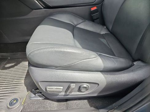 Certified 2024 Toyota Venza XLE AWD/4WD image 17