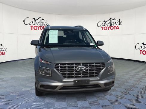 Used 2025 Hyundai Venue SEL FWD image 6