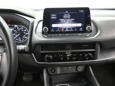 Used 2024 Nissan Rogue S AWD/4WD image 11