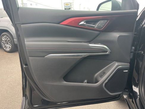 Used 2024 Chevrolet Traverse RS w/ LPO, Floor Liner Package image 9