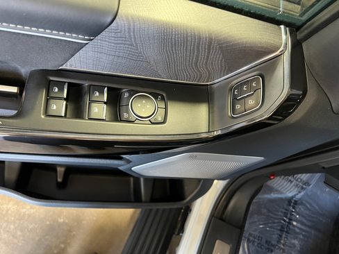 Used 2023 Ford F150 Lightning Platinum AWD/4WD image 11