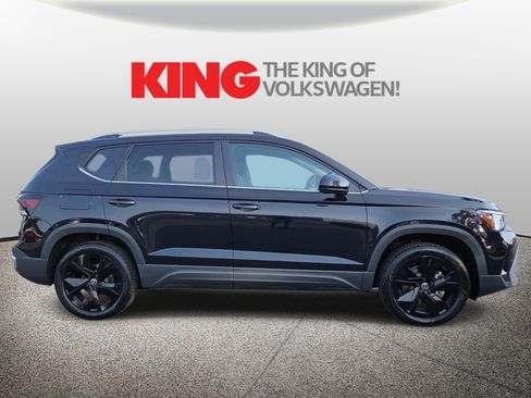 New 2026 Volkswagen Taos SE FWD image 2