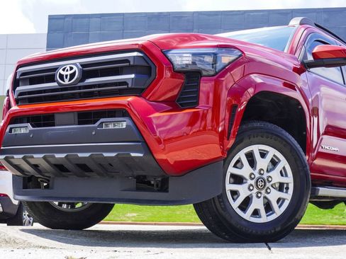 Used 2024 Toyota Tacoma SR5 w/ SR5 Upgrade Package RWD image 2