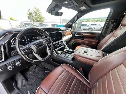 Used 2025 GMC Sierra 3500 Denali Ultimate AWD/4WD image 5