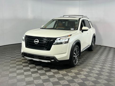 Used 2024 Nissan Pathfinder Platinum w/ Black Appearance Package image 3
