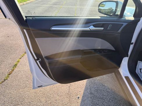 Used 2016 Ford Fusion S FWD image 10