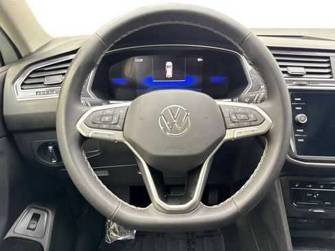 Used 2023 Volkswagen Tiguan SE AWD/4WD image 57