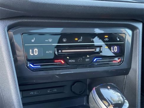 Used 2023 Volkswagen Tiguan SE R-Line image 13