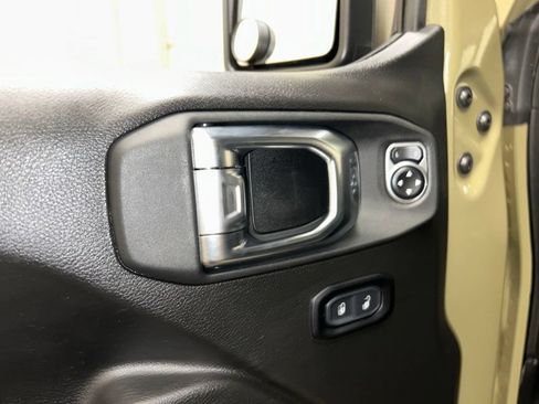 Used 2025 Jeep Wrangler Unlimited Sport AWD/4WD image 26