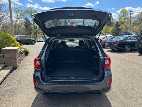 Used 2015 Subaru Outback 2.5i Limited AWD/4WD image 6