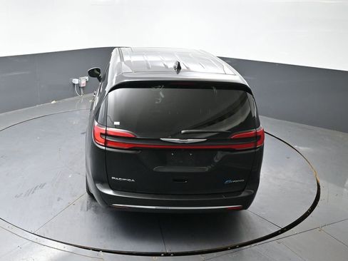 Used 2023 Chrysler Pacifica Limited image 23
