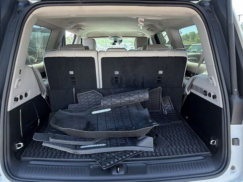 Used 2024 Jeep Wagoneer 4WD image 13