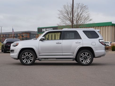 Used 2021 Toyota 4Runner Limited AWD/4WD image 6