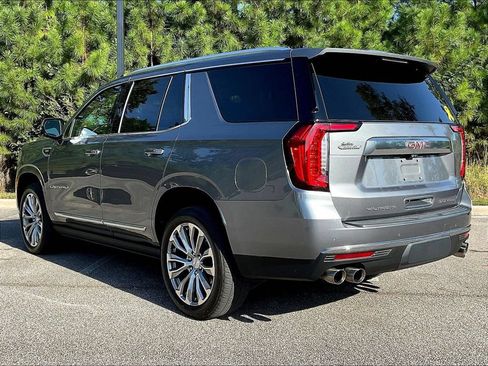Used 2021 GMC Yukon Denali w/ Denali Premium Package RWD image 3