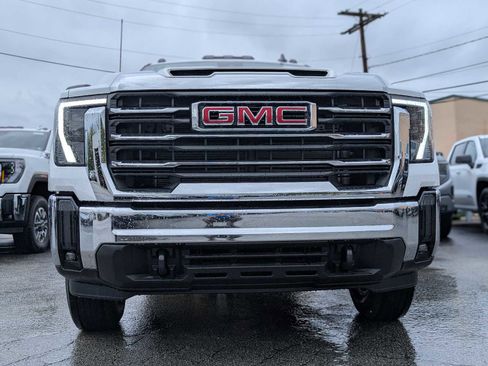 New 2026 GMC Sierra 2500 SLE w/ SLE Value Package; AWD/4WD image 2