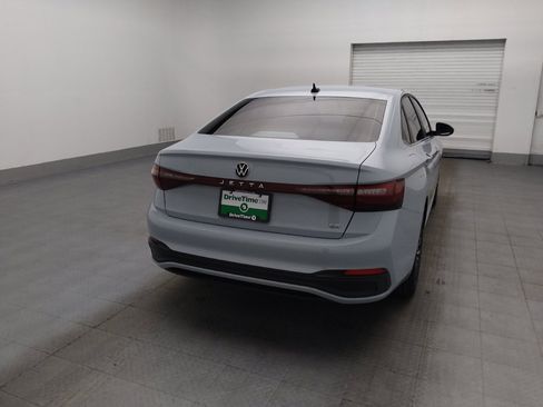 Used 2025 Volkswagen Jetta SE FWD image 7