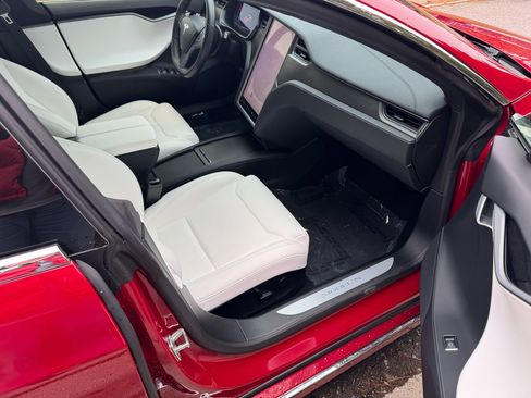 Used 2019 Tesla Model S Performance image 13