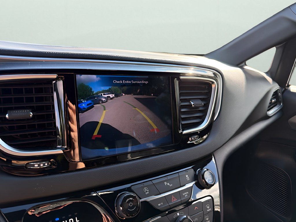 Used 2019 Chrysler Pacifica Touring-L Plus w/ S Appearance Package FWD image 23