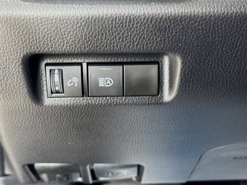 Used 2025 Toyota RAV4 XLE FWD image 11