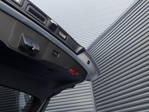 New 2025 Porsche Cayenne S image 30