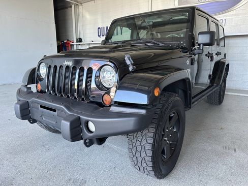 Used 2012 Jeep Wrangler Unlimited Rubicon image 7