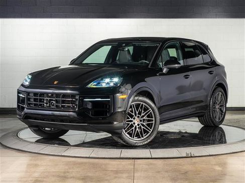 Used 2025 Porsche Cayenne AWD/4WD image 1