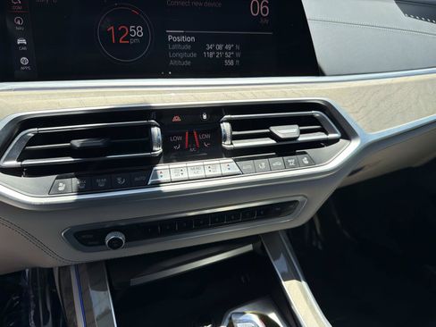 Used 2021 BMW X7 M50i AWD/4WD image 20